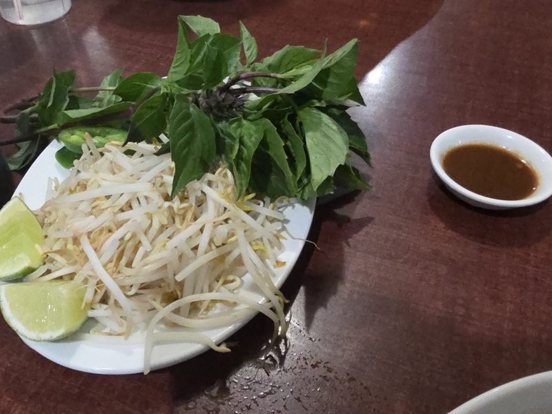 Phở A Hùng by Night food